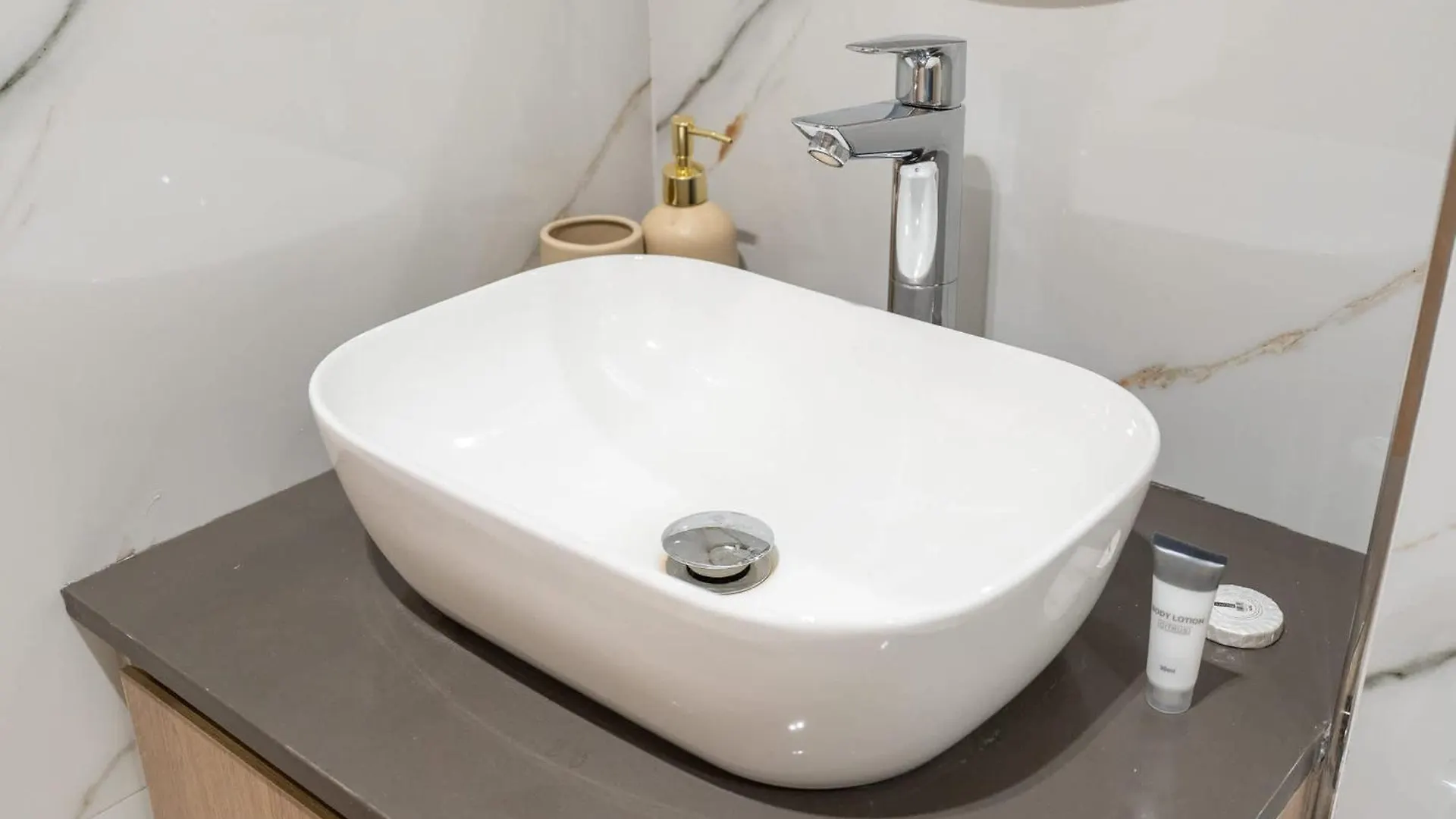 Chic Modern Studio Apartment For 2 In Jvc! Dubai 0*,  United Arab Emirates