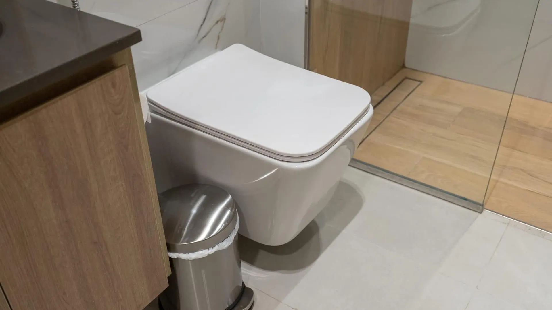 Chic Modern Studio Apartment For 2 In Jvc! Dubai
